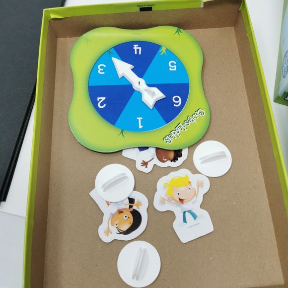 Hasbro Chutes and Ladders Board Game - Picture 4 of 6